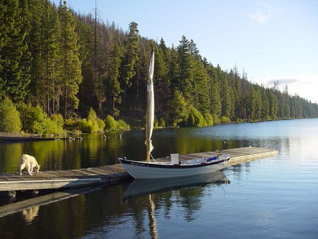 Suttle Lake Sailboat